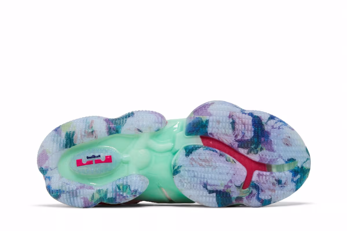 Nike LeBron 19 Valentine's Day, view 5