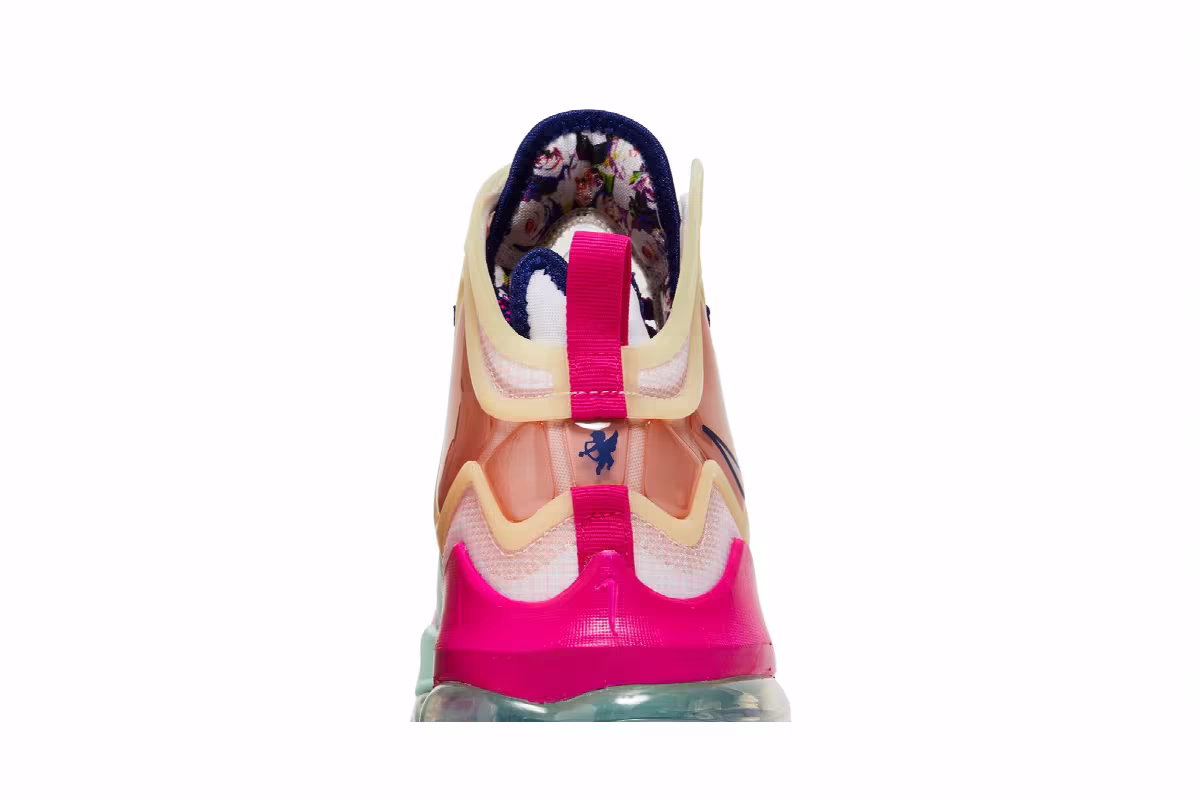 Nike LeBron 19 Valentine's Day, view 8