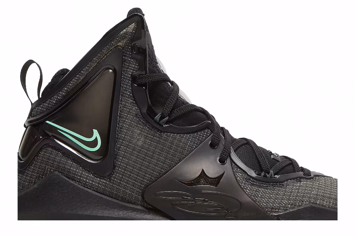 Nike LeBron 19 Black Green Glow, view 3