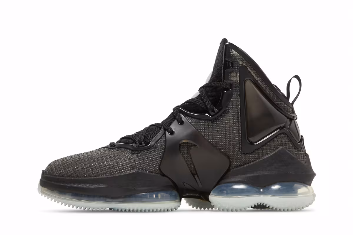 Nike LeBron 19 Black Green Glow, view 4