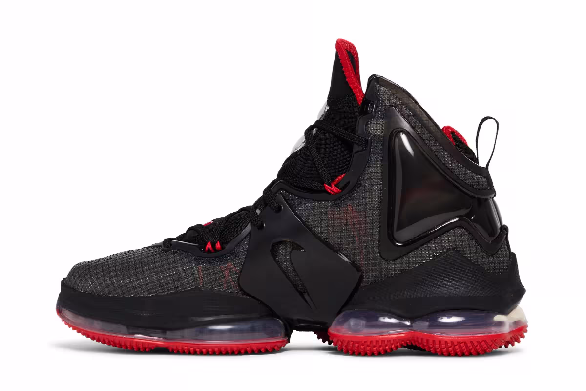 Nike LeBron 19 Bred, view 4