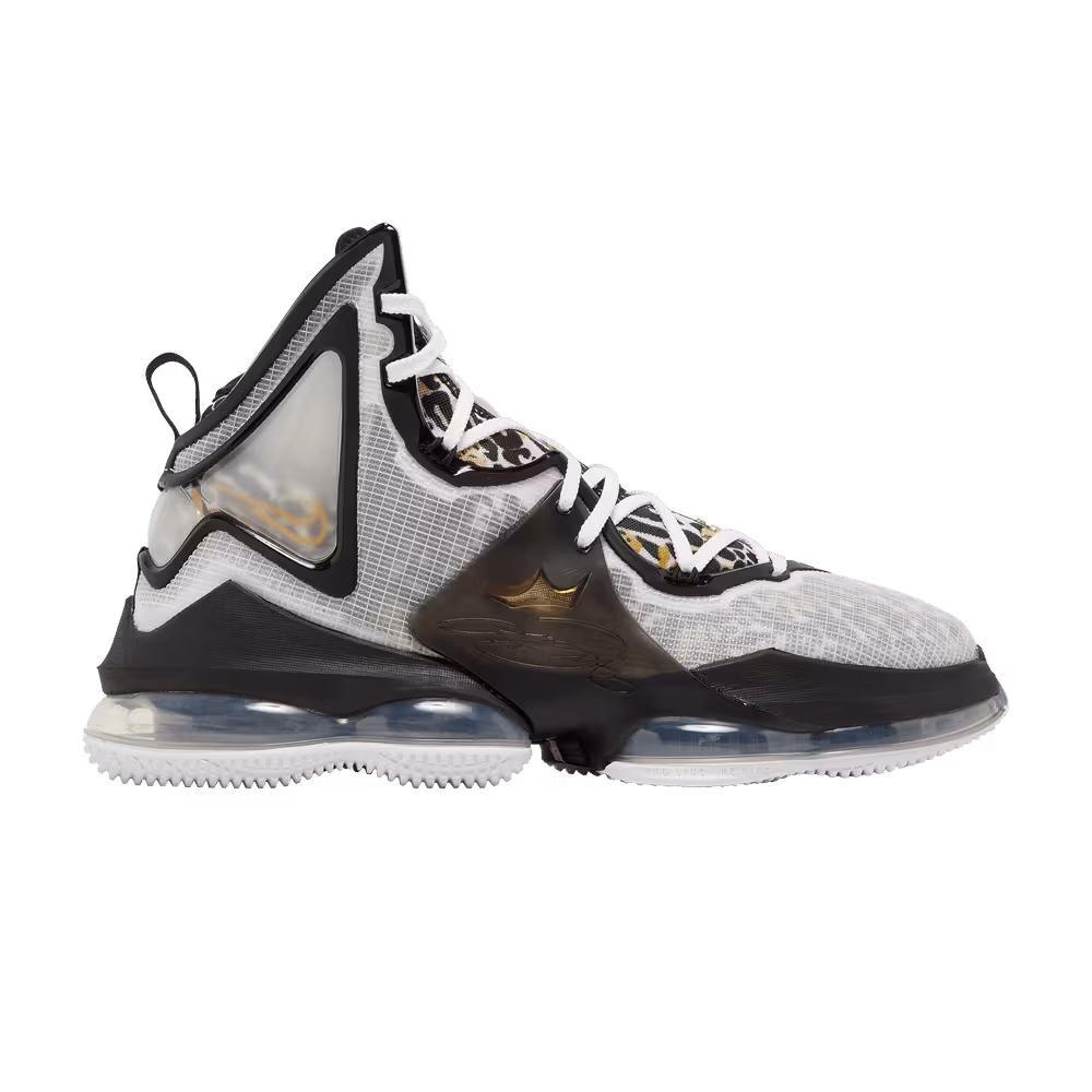 Nike LeBron 19
