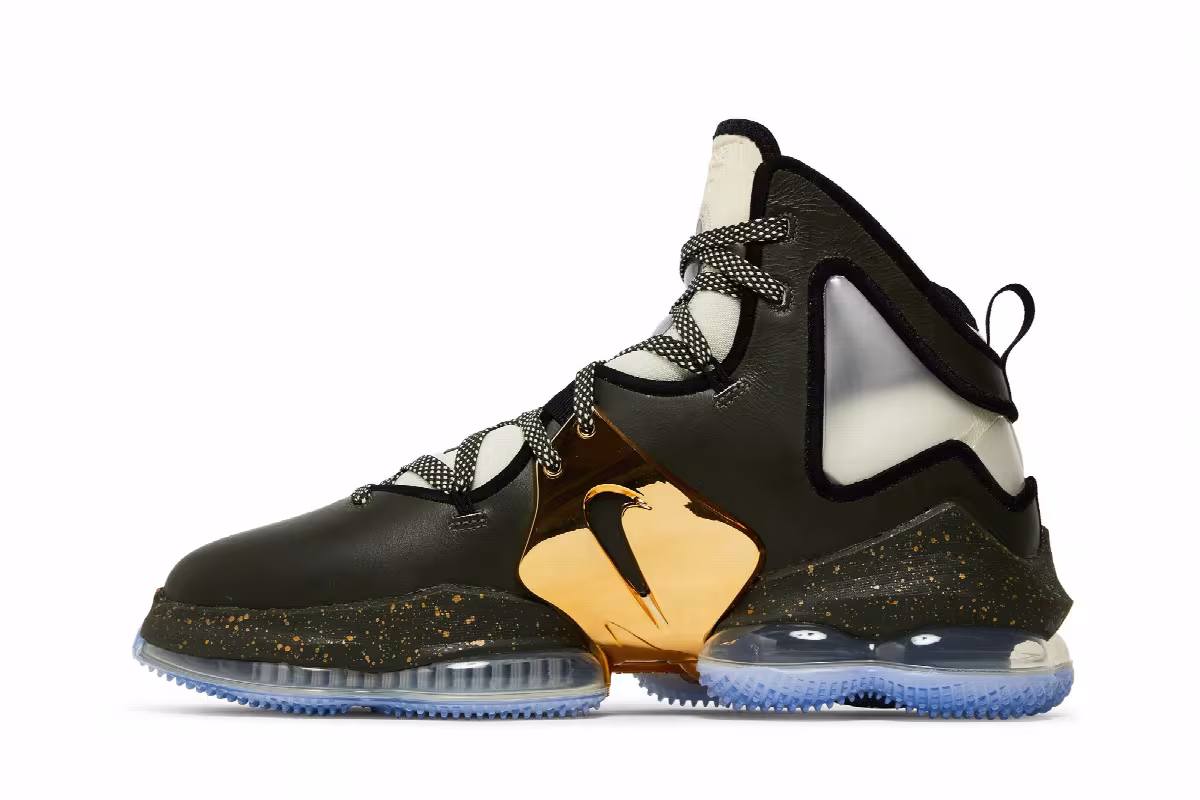 Nike LeBron 19 Chosen 1, view 4