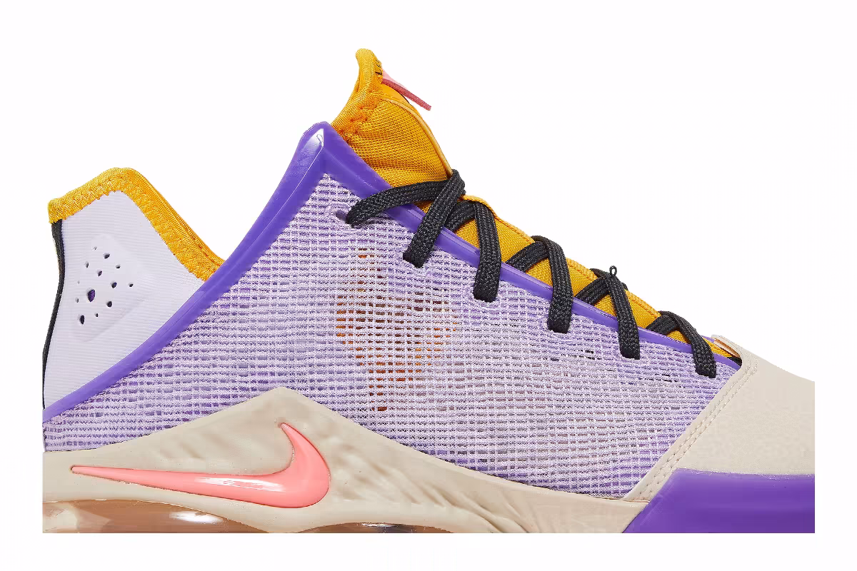 Nike Men's LeBron 19 Low Mismatch, view 3