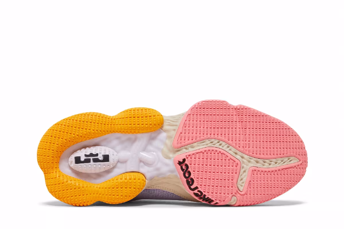 Nike Men's LeBron 19 Low Mismatch, view 5