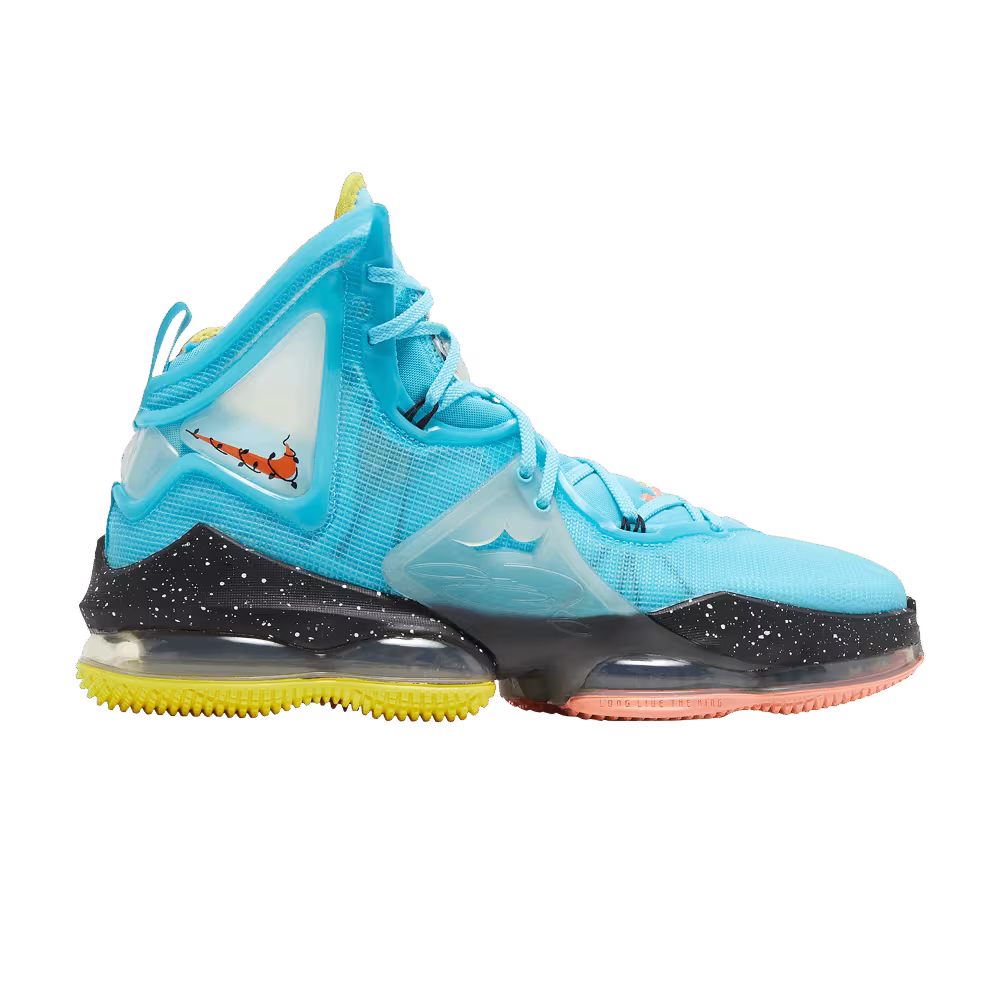 Nike LeBron 19 Christmas