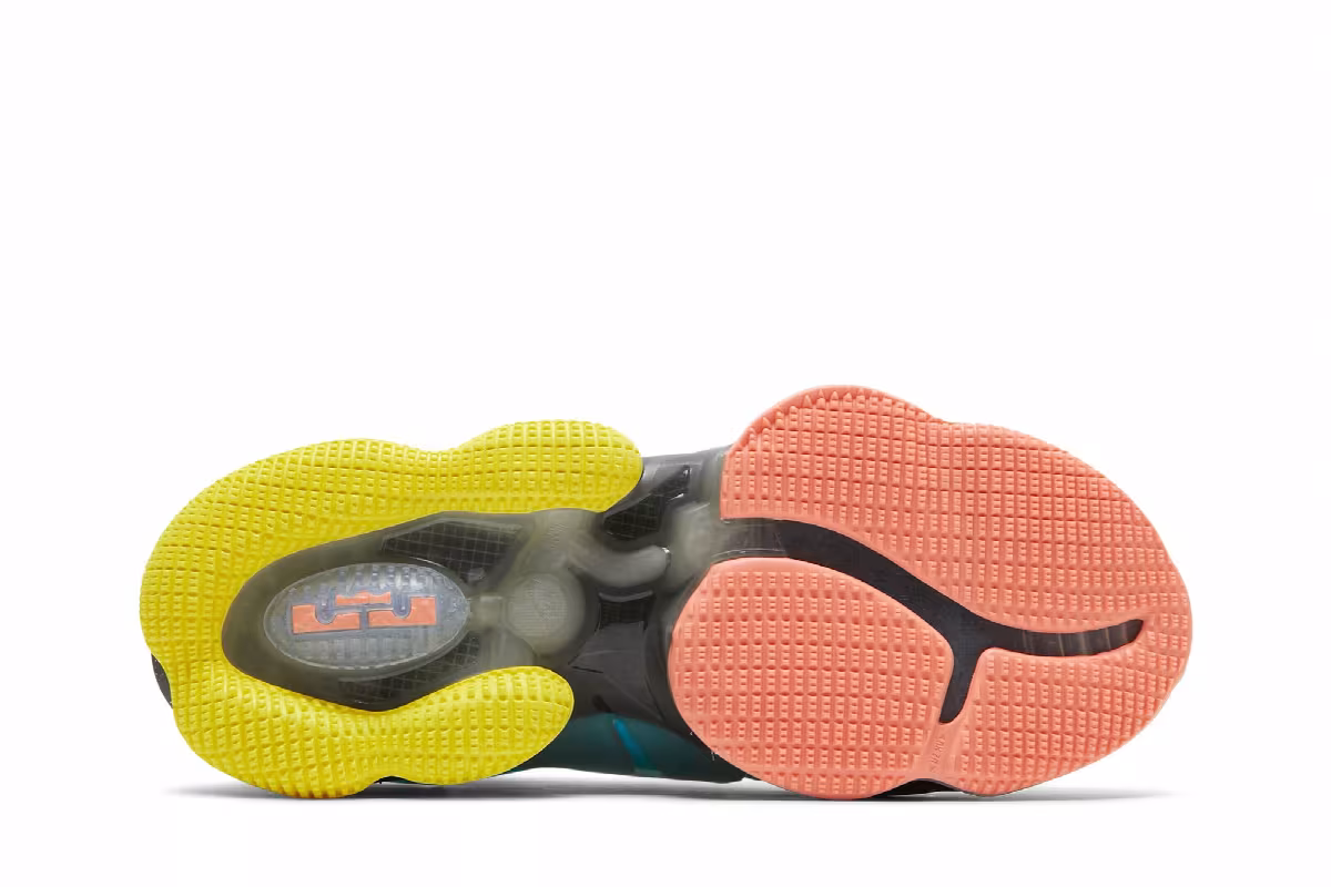 Nike LeBron 19 Christmas, view 5