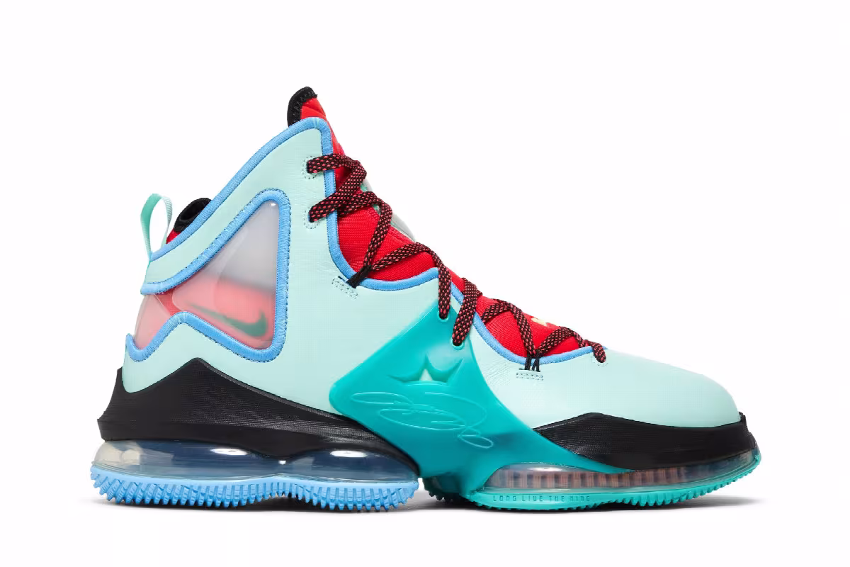 Nike LeBron 19 LeBronival, view 2