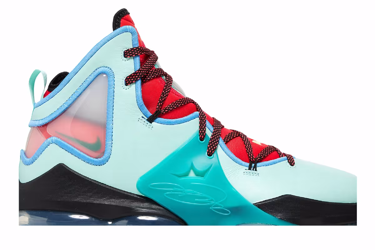 Nike LeBron 19 LeBronival, view 3