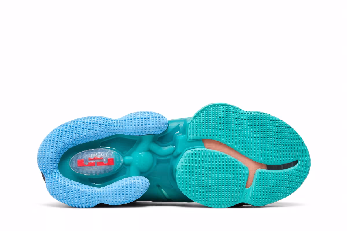 Nike LeBron 19 LeBronival, view 5