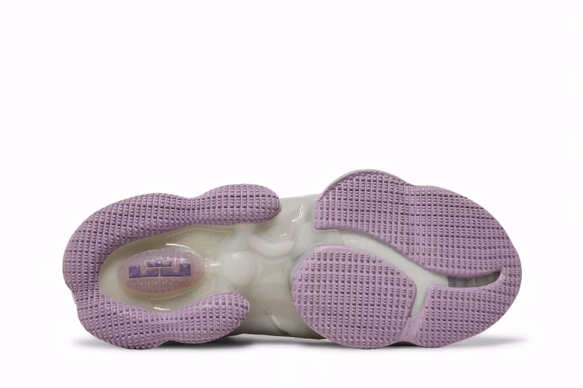 Nike LeBron 19 The Cast, view 5