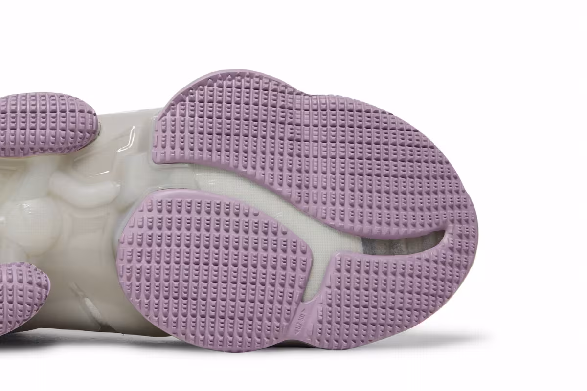 Nike LeBron 19 The Cast, view 6