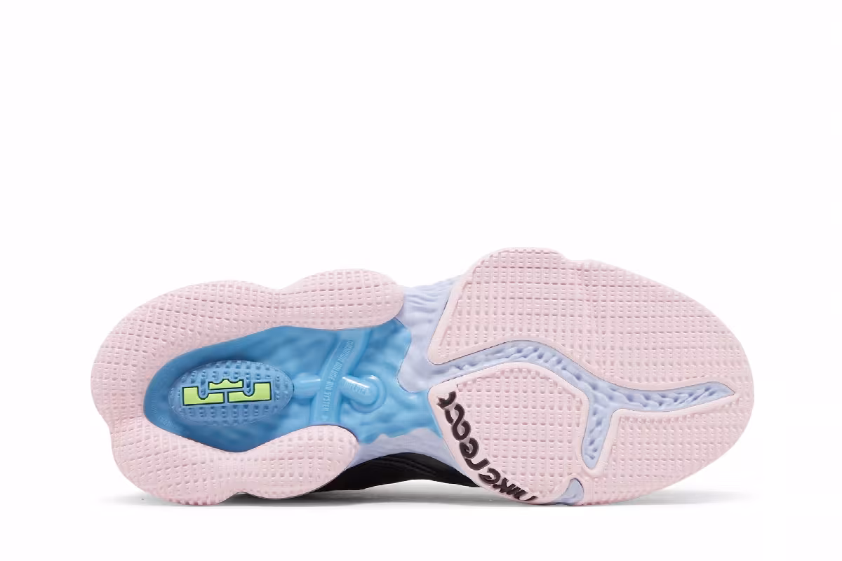 Nike LeBron 19 Low Ghost Green, view 5