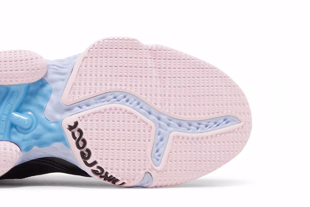 Nike LeBron 19 Low Ghost Green, view 6
