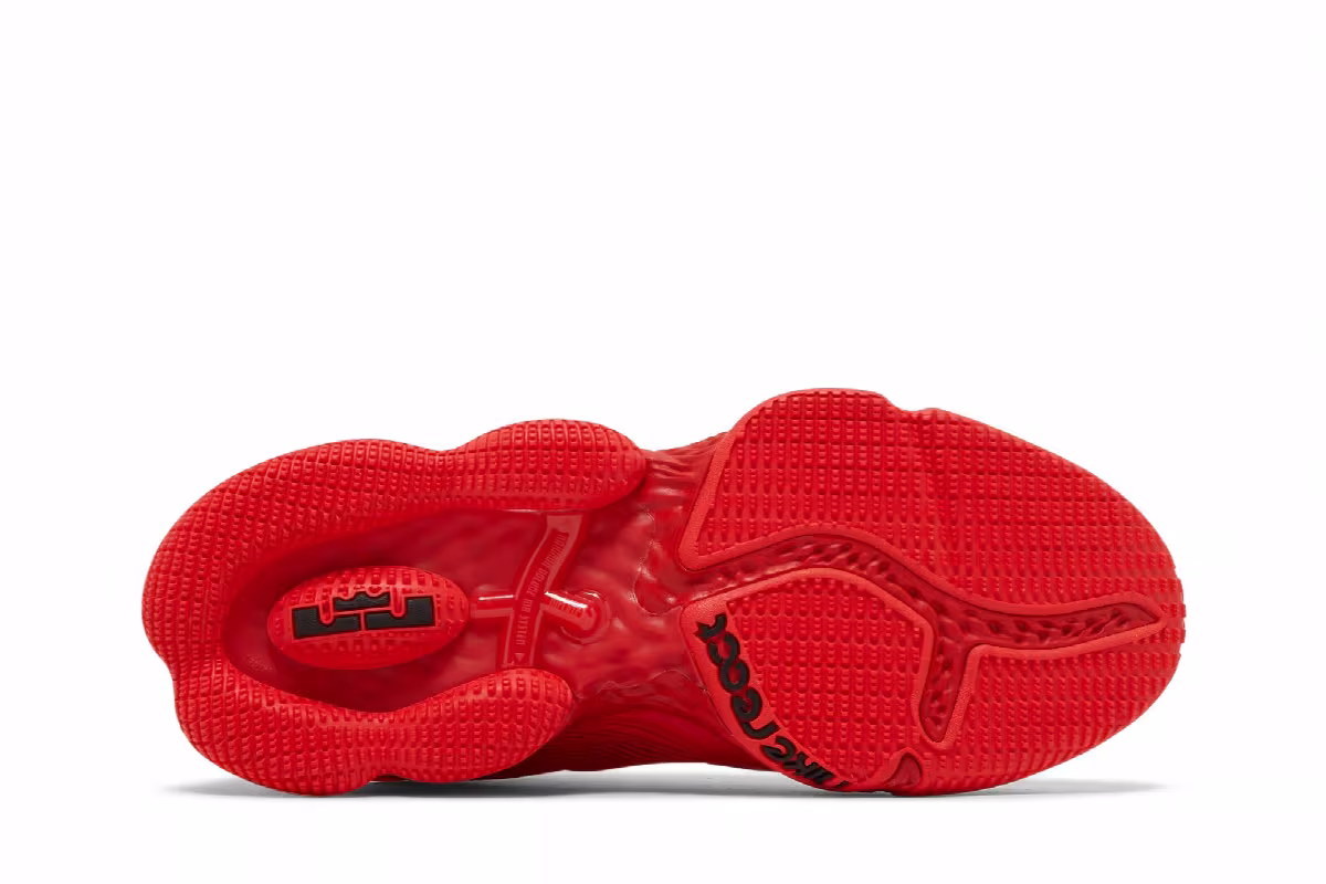 Nike LeBron 19 Low Light Crimson, view 5