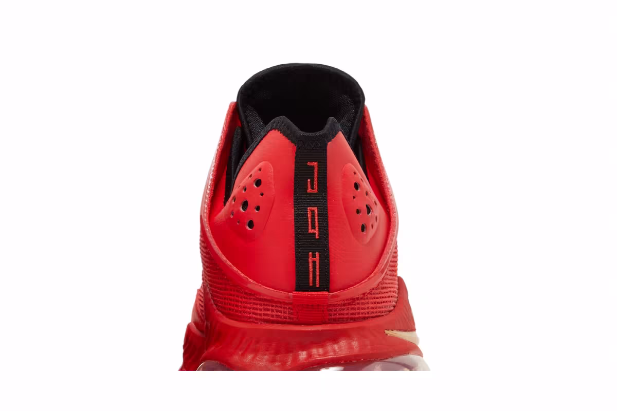 Nike LeBron 19 Low Light Crimson, view 8