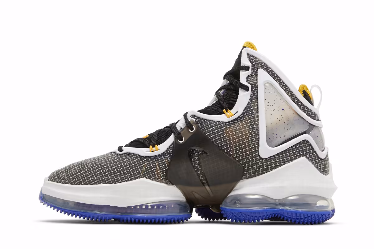 Nike LeBron 19 EP Graduate, view 4