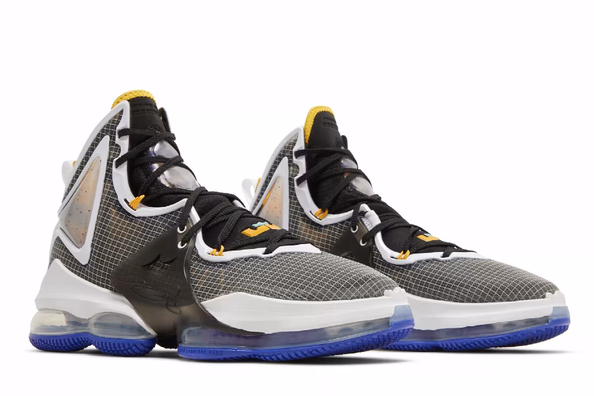 Nike LeBron 19 EP Graduate, view 9