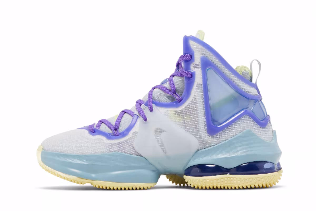 Nike LeBron 19 GS Easter, view 4