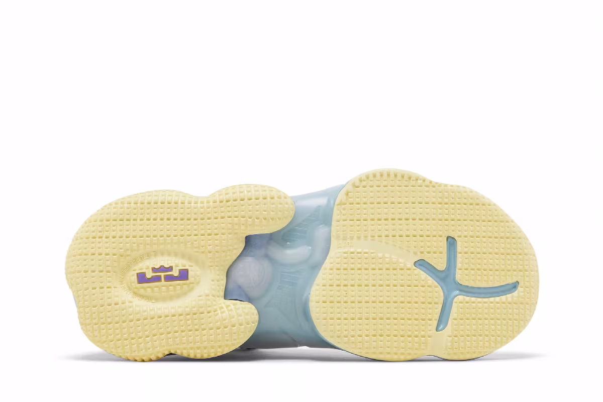 Nike LeBron 19 GS Easter, view 5