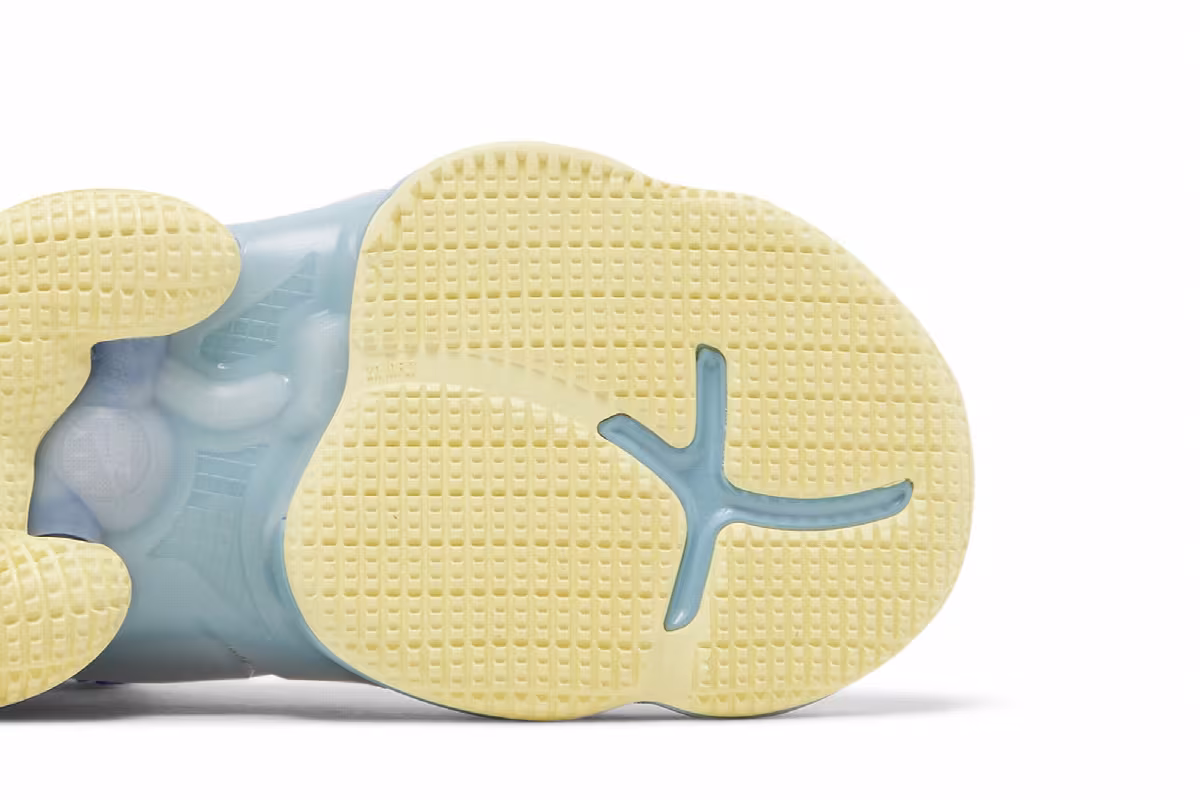 Nike LeBron 19 GS Easter, view 6