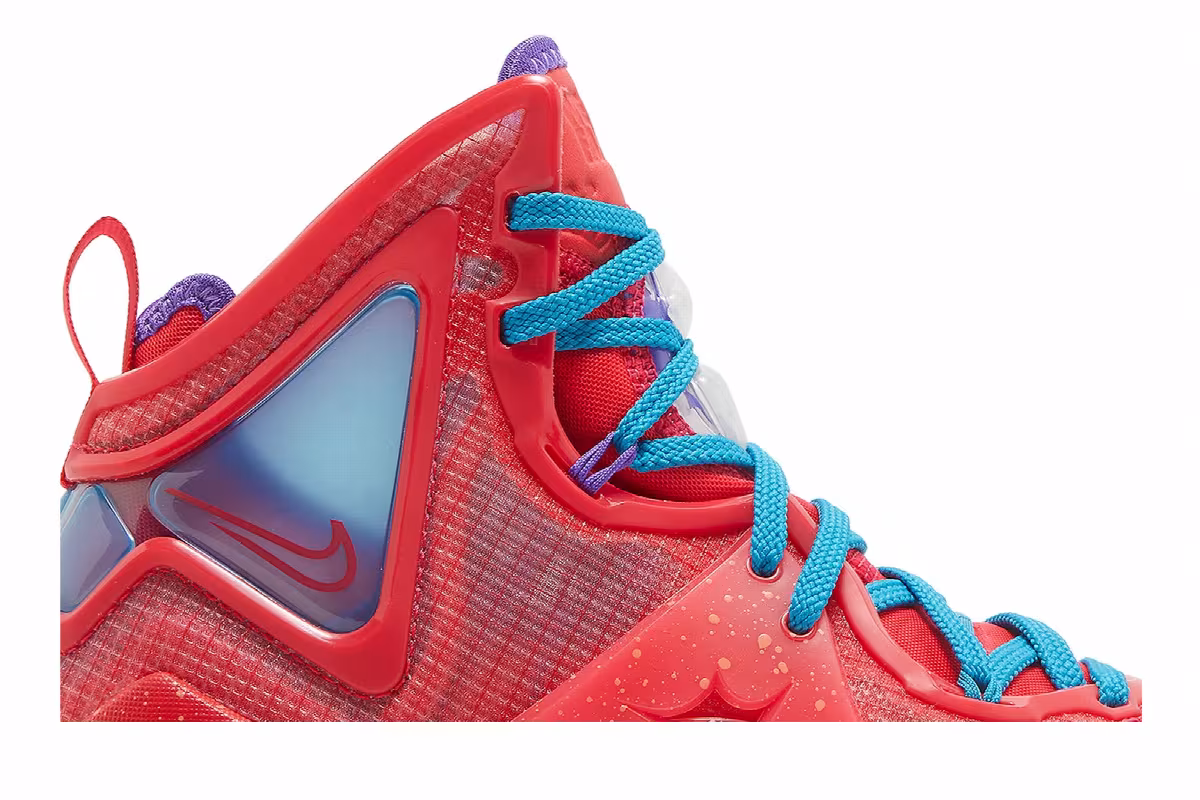 Nike LeBron 19 GS King's Crown, view 3