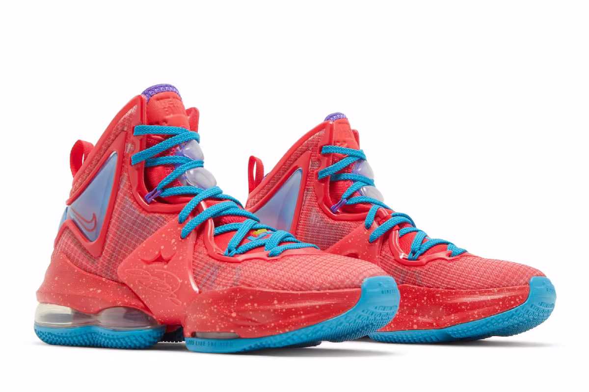 Nike LeBron 19 GS King's Crown, view 9