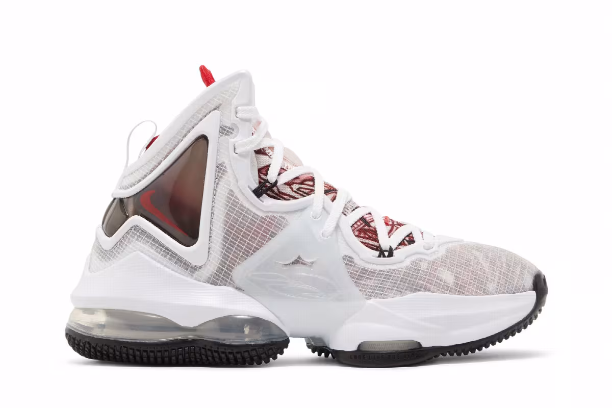Nike LeBron 19 GS Sketch, view 2