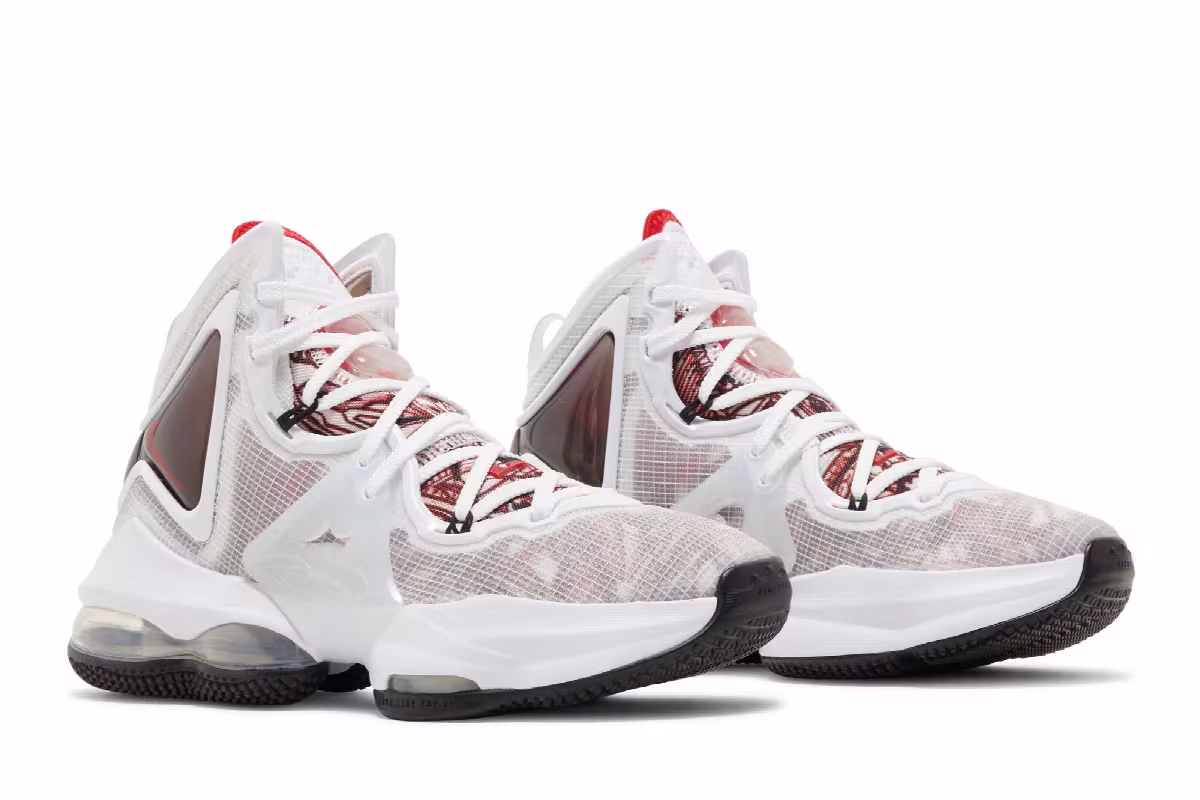 Nike LeBron 19 GS Sketch, view 9