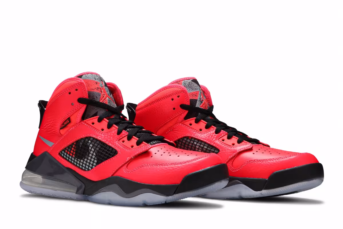 Paris Saint-Germain x Air Jordan Jordan Mars 270 Infrared, view 9