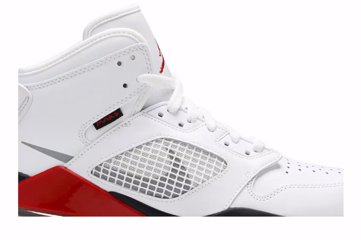 Air Jordan Mars 270 Fire Red, view 3