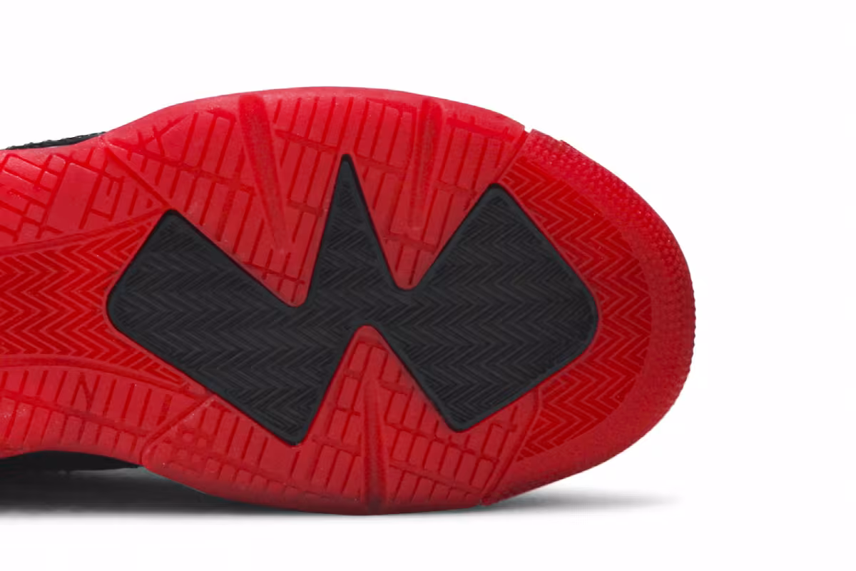 Air Jordan Mars 270 Bred, view 6