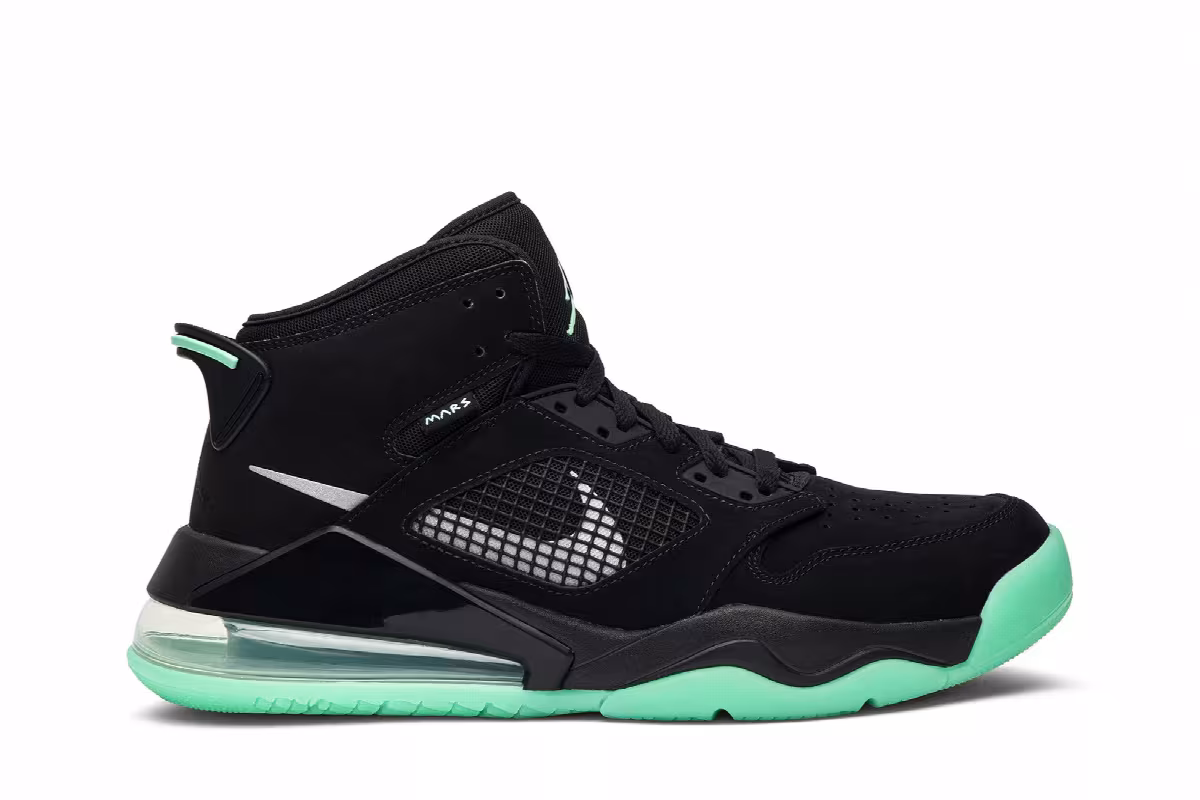 Air Jordan Mars 270 Green Glow, view 2