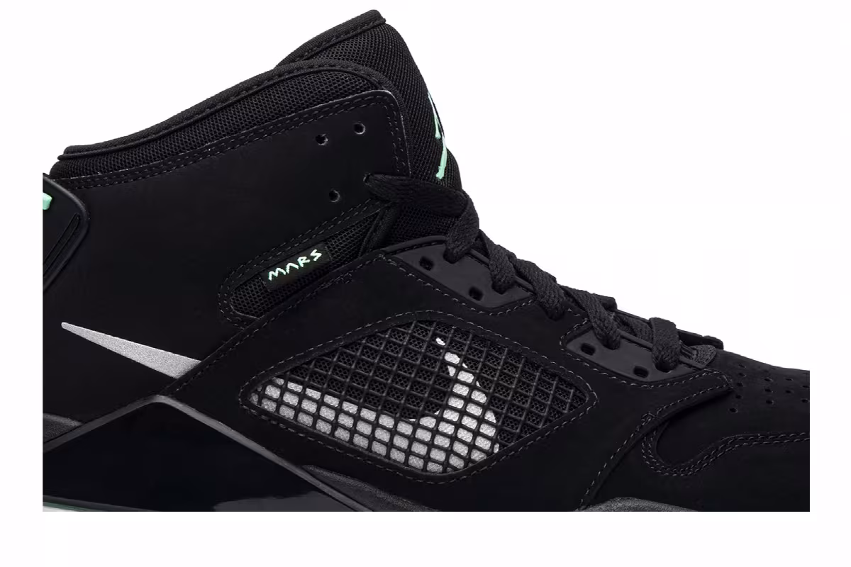 Air Jordan Mars 270 Green Glow, view 3