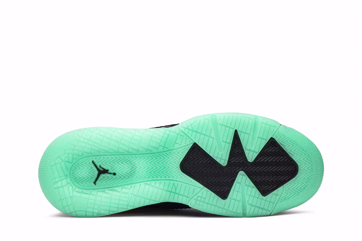 Air Jordan Mars 270 Green Glow, view 5