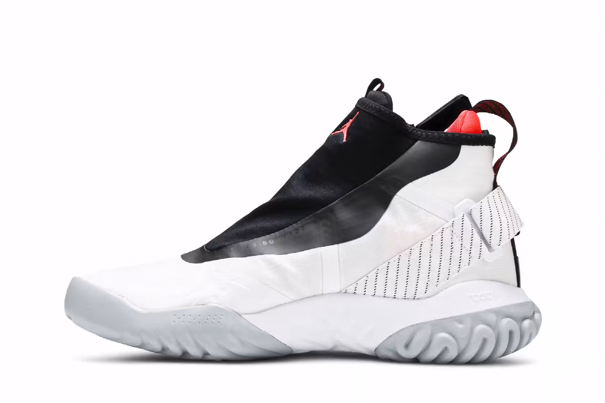 Air Jordan Proto React Z Bright Crimson, view 4