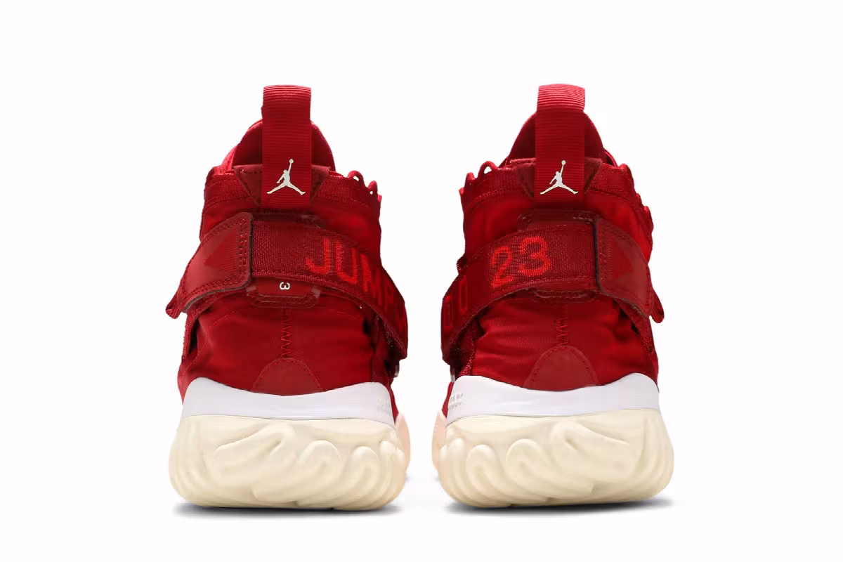 Air Jordan Proto React University Red, view 7