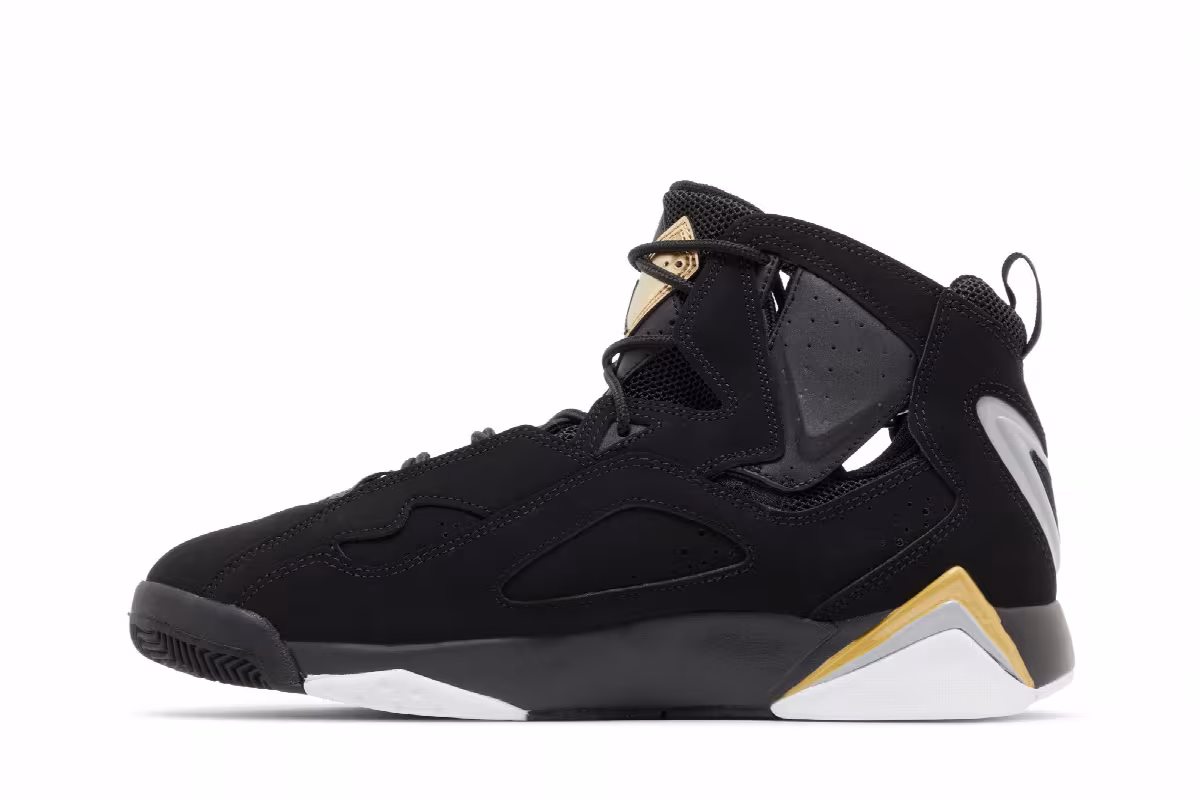 Air Jordan True Flight Black Metallic Gold, view 4