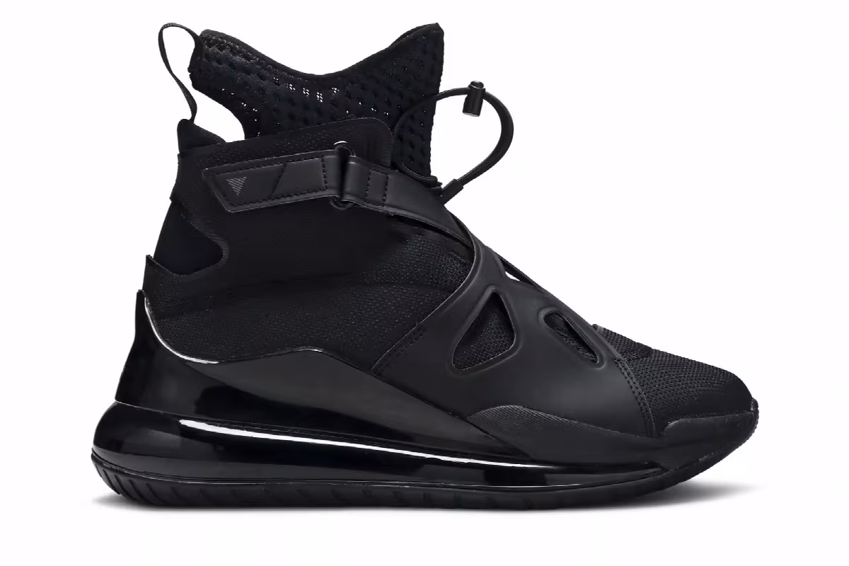 Air Jordan Women's Jordan Air Latitude 720 Triple Black, view 2