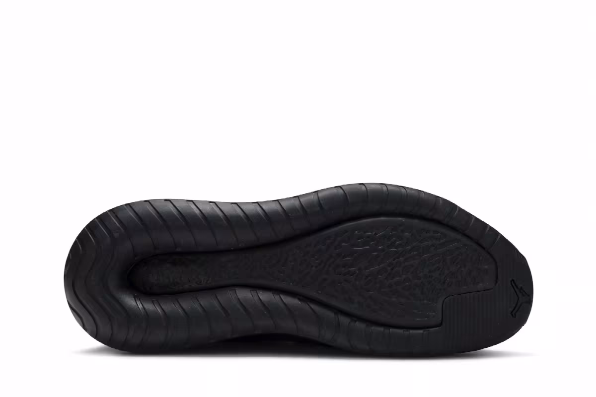Air Jordan Women's Jordan Air Latitude 720 Triple Black, view 5