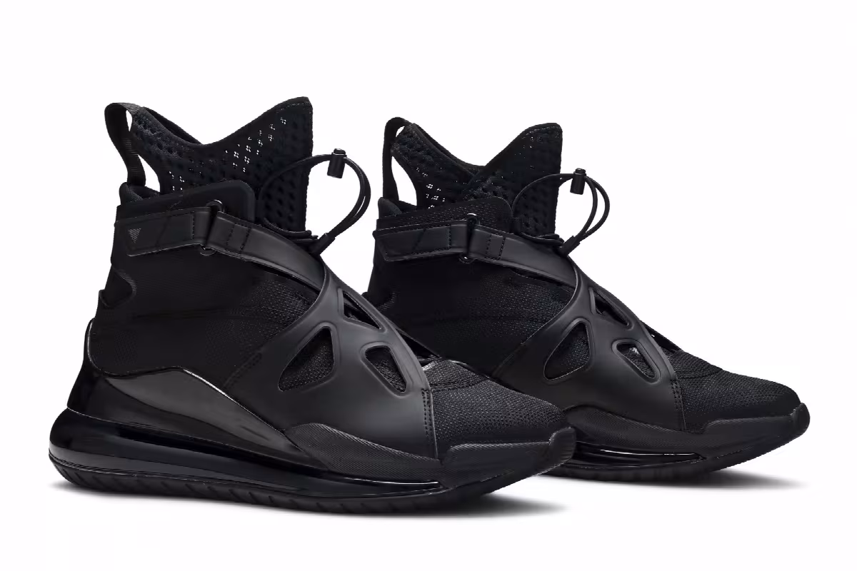 Air Jordan Women's Jordan Air Latitude 720 Triple Black, view 9