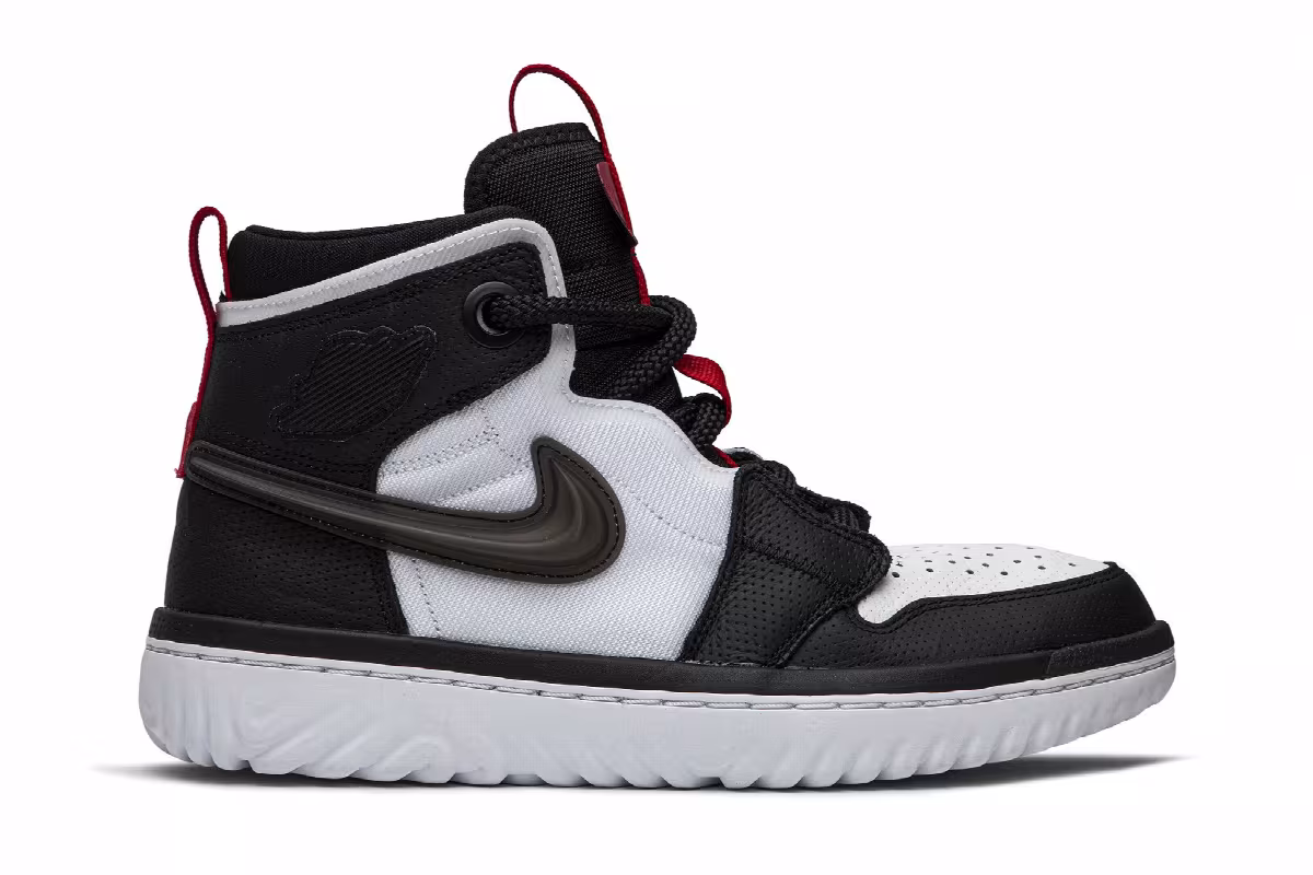 Air Jordan 1 React High Black White, view 2