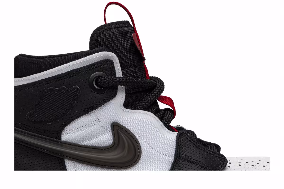 Air Jordan 1 React High Black White, view 3