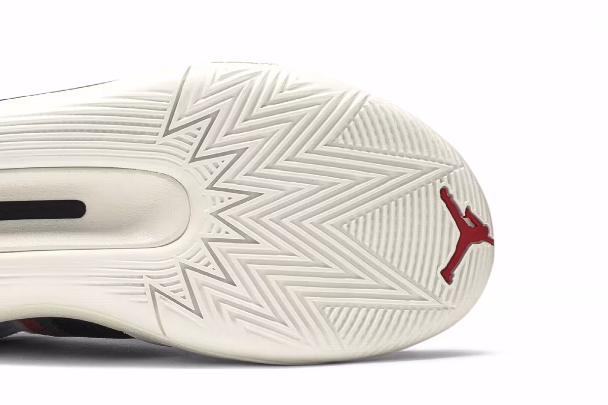 Air Jordan Defy SP White Black Red, view 6