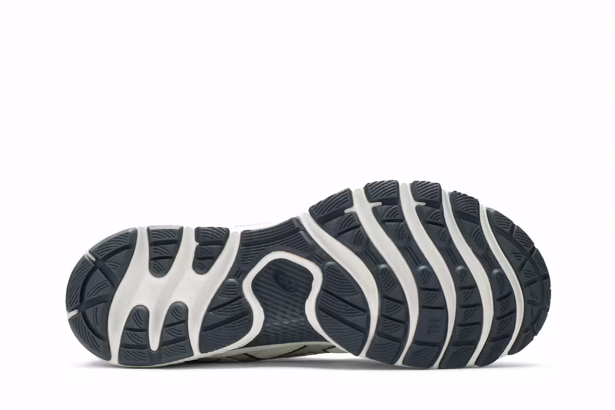 Reigning Champ x ASICS Gel Nimbus 22 Paris Edition, view 5