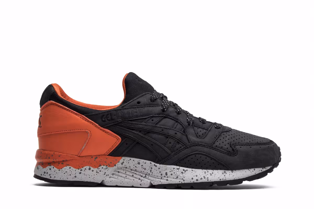Undefeated x ASICS Gel Lyte 5 False Flag, view 2