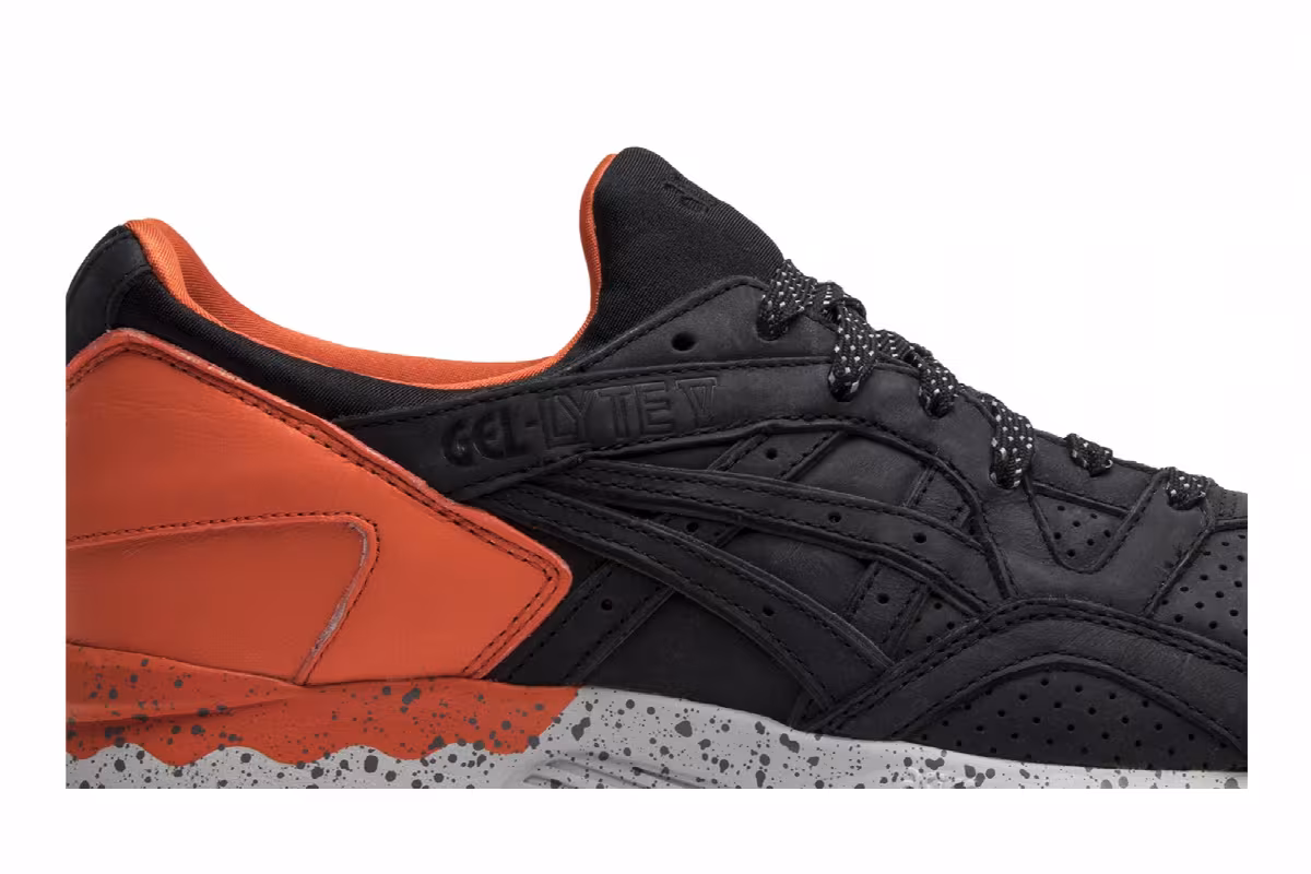 Undefeated x ASICS Gel Lyte 5 False Flag, view 3