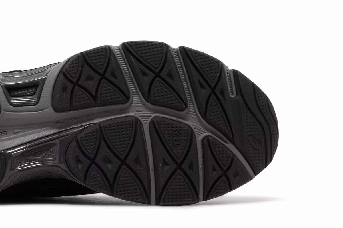 ASICS Gel NYC Graphite Grey Black, view 6