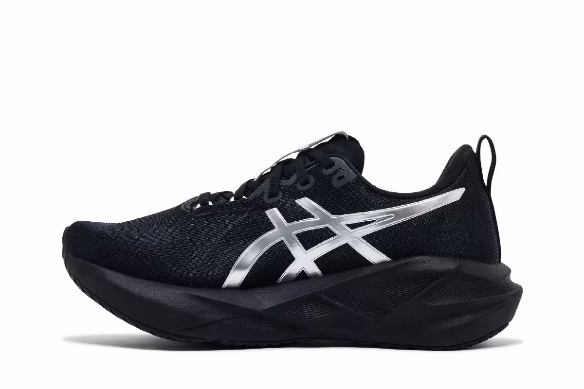 ASICS Women's Novablast 5 Platinum Platinum Black, view 4