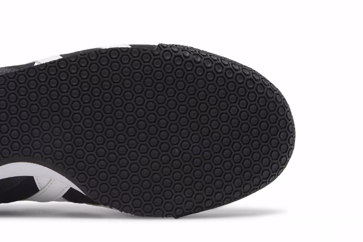 ASICS Ultimate 81 Black White, view 6